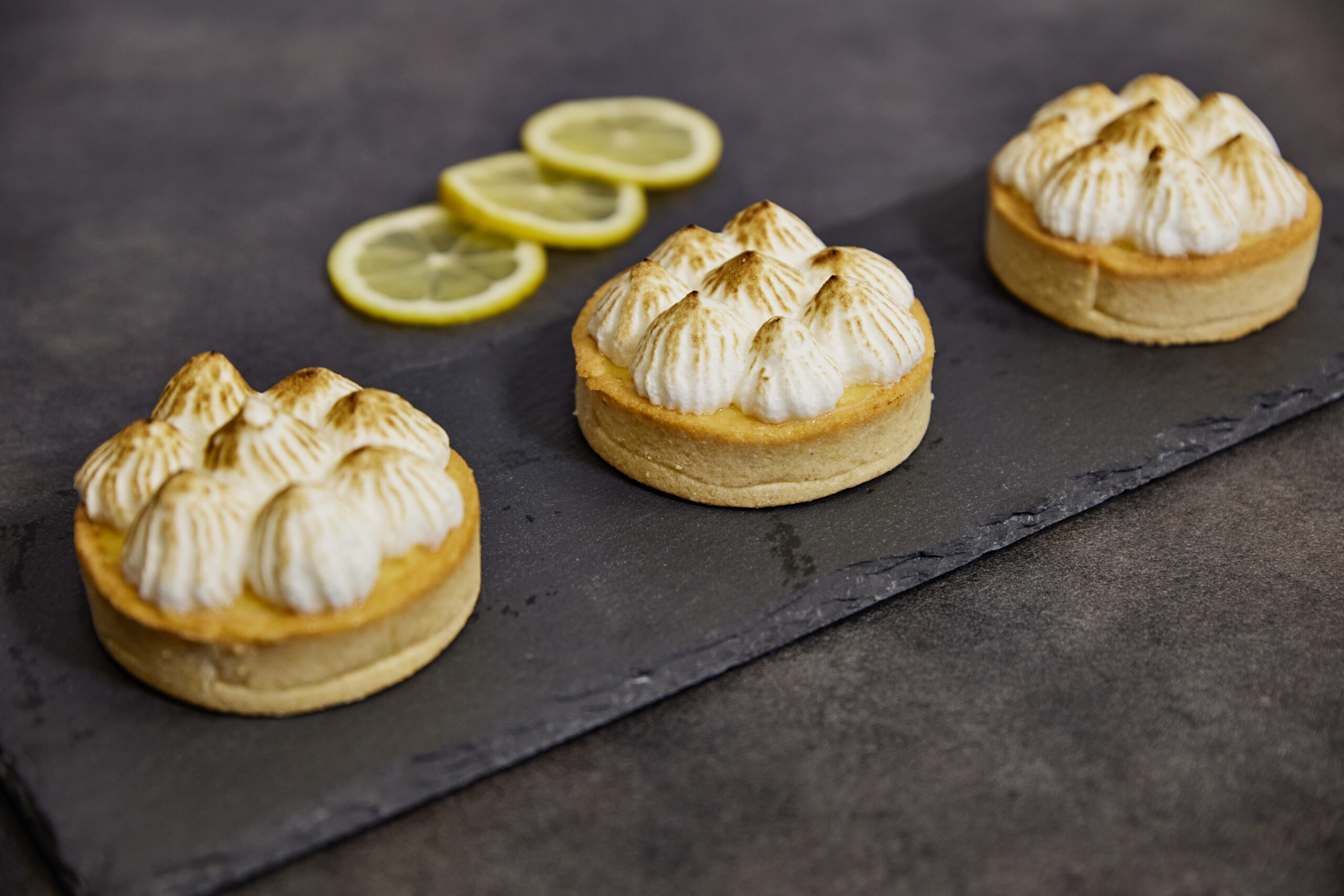 Tarta crema de lamaie si bezea