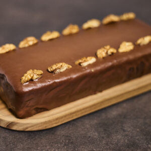 Chocolate and wallnuts cake intreg (750g)