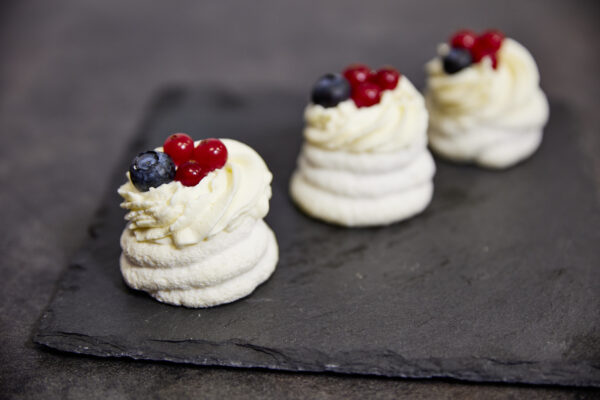 Keto Berry Pavlova